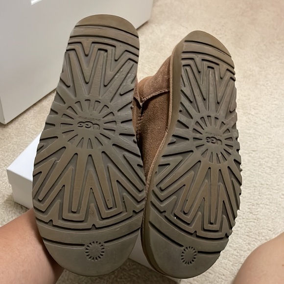 Ugg boots - Picture 10 of 11